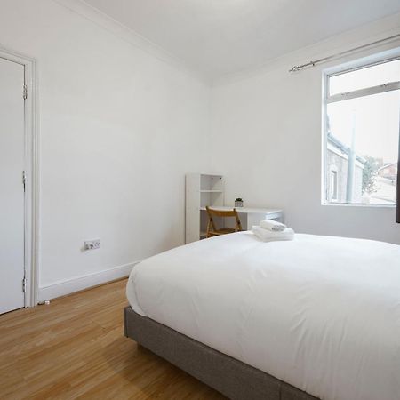 Stratford Double Rooms - 29 London Exteriör bild